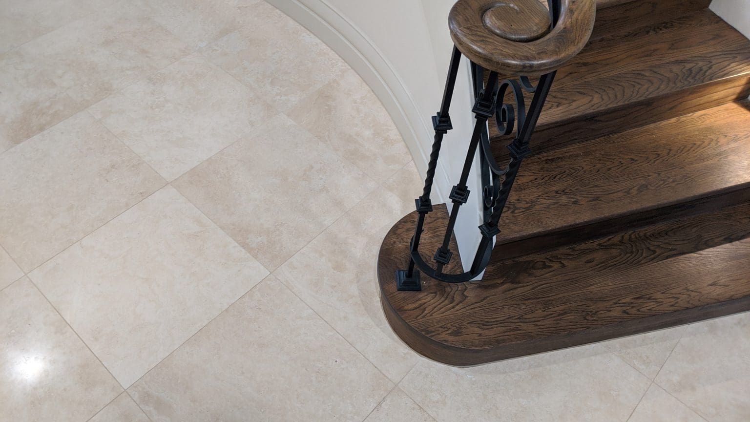 CLASSIC LIGHT TRAVERTINE_RMS TRADERS_NATURAL STONE BATHROOM TILES POOL COPING SUPPLIER MELBOURNE (29)xx