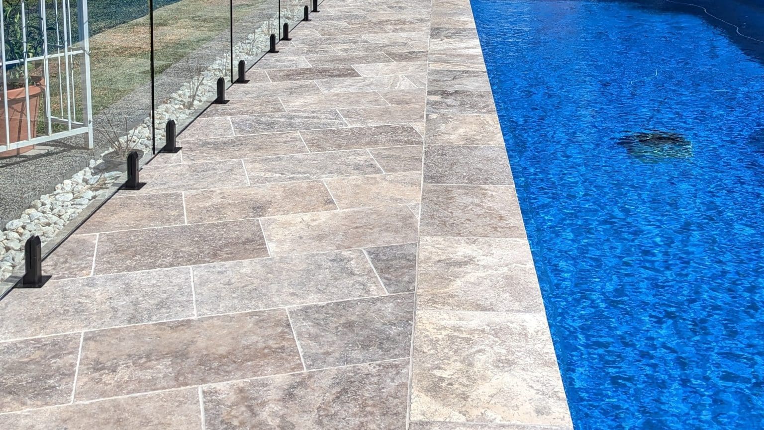 PREMIUM SILVER TRAVERTINE_RMS TRADERS_NATURAL STONE SUPPLIER POOL COPING TILES AND PAVING MELBOURNE (26)xx