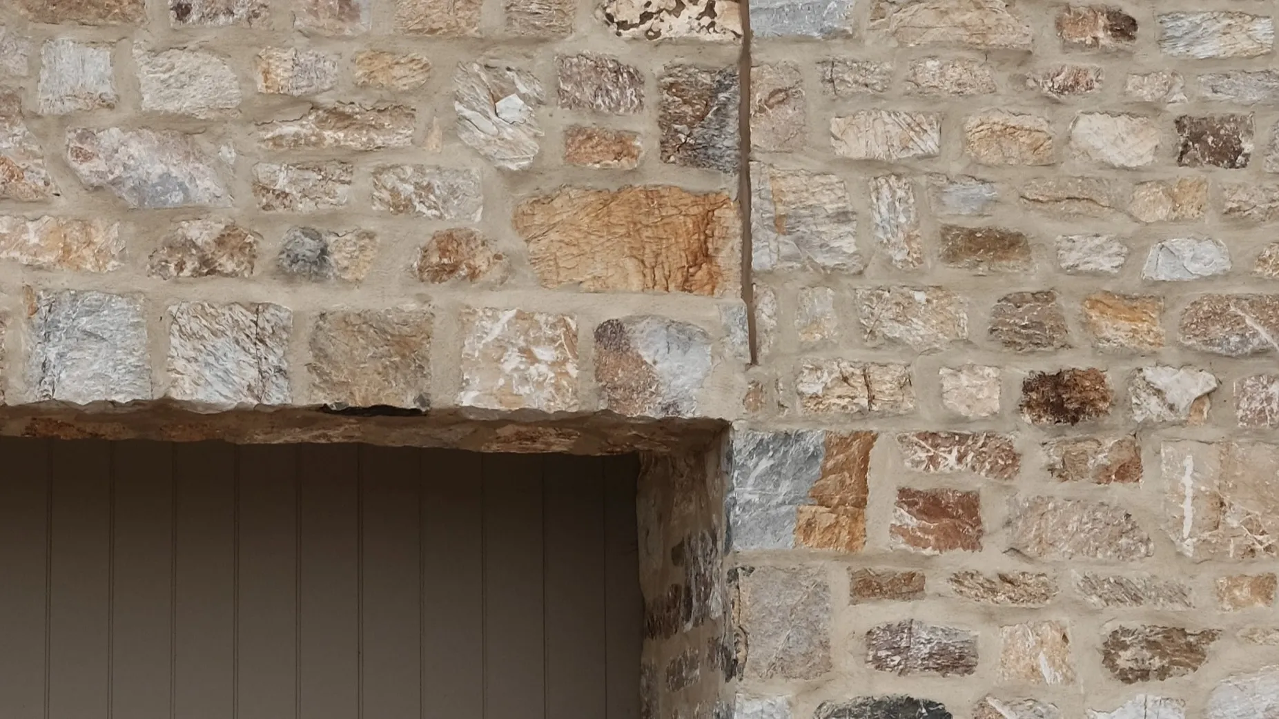 AIRLIE_STONE_WALL_CLADDING_RMS_TRADERS_NATURAL_STONE_SUPPLIER_MELBOURNE_005