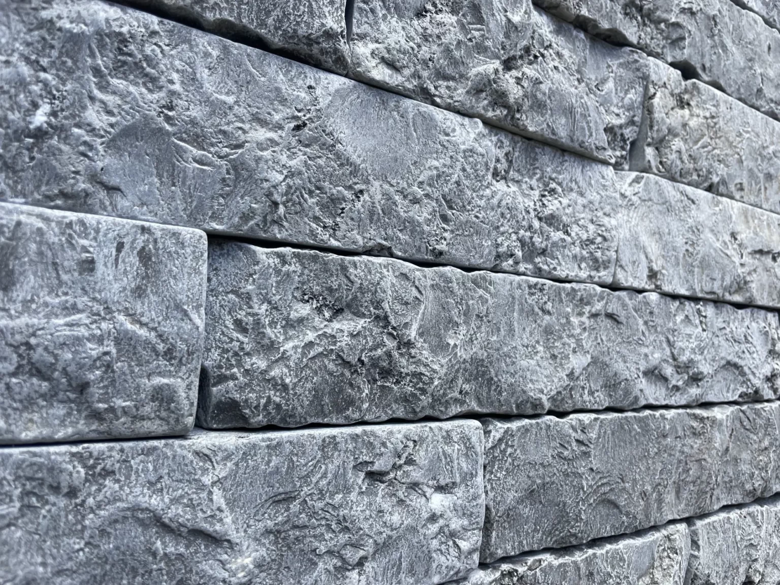 LONDON_GREY_SPLIT_TUMBLED_LIMESTONE_BAGUETTES_RMS_TRADERS_NATURAL_STONE_SUPPLIER_MELBOURNE (3)