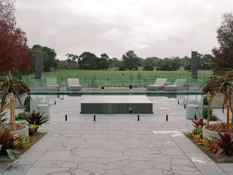 LONDON_GREY_BRUSHED_CRAZY_PAVING_LIMESTONE_RMS_TRADERS_NATURAL_STONE_SUPPLIER_MELBOURNE_003