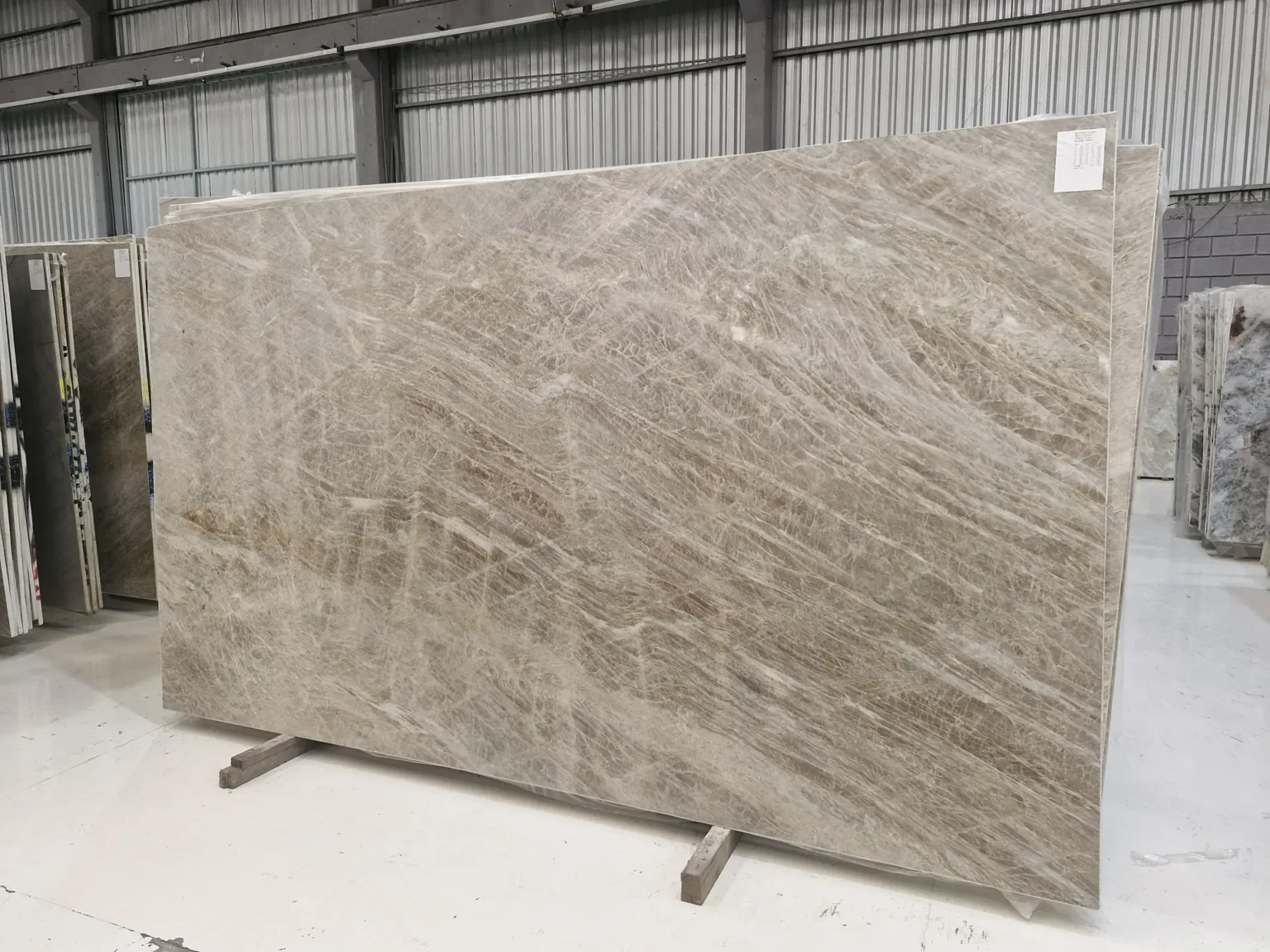 PERLA MURANO HONED QUARTZITE