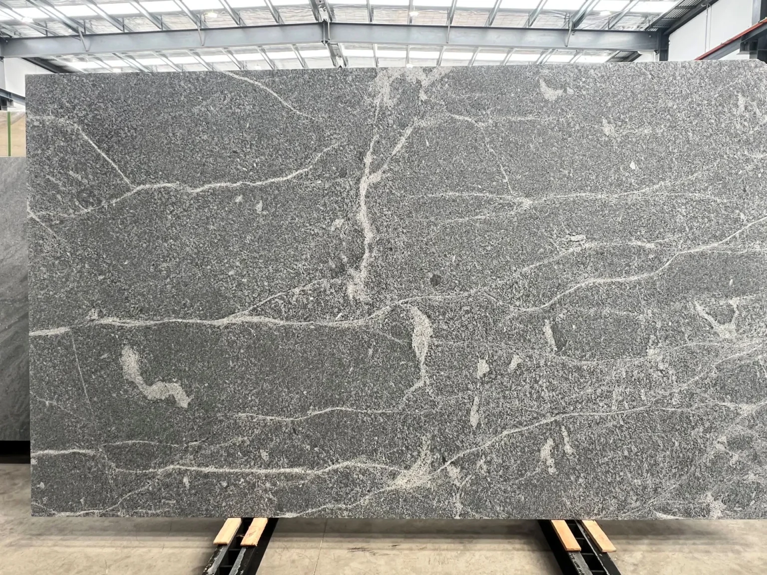 SILVER_GREY_GRANITE_SLAB_RMS_TRADERS_NATURAL_STONE_SUPPLIER_MELBOURNE_002